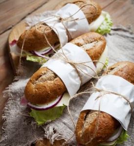 Pack of 2 keto baguettes, high in protein and fiber. 220 g. Low Carb Goodies