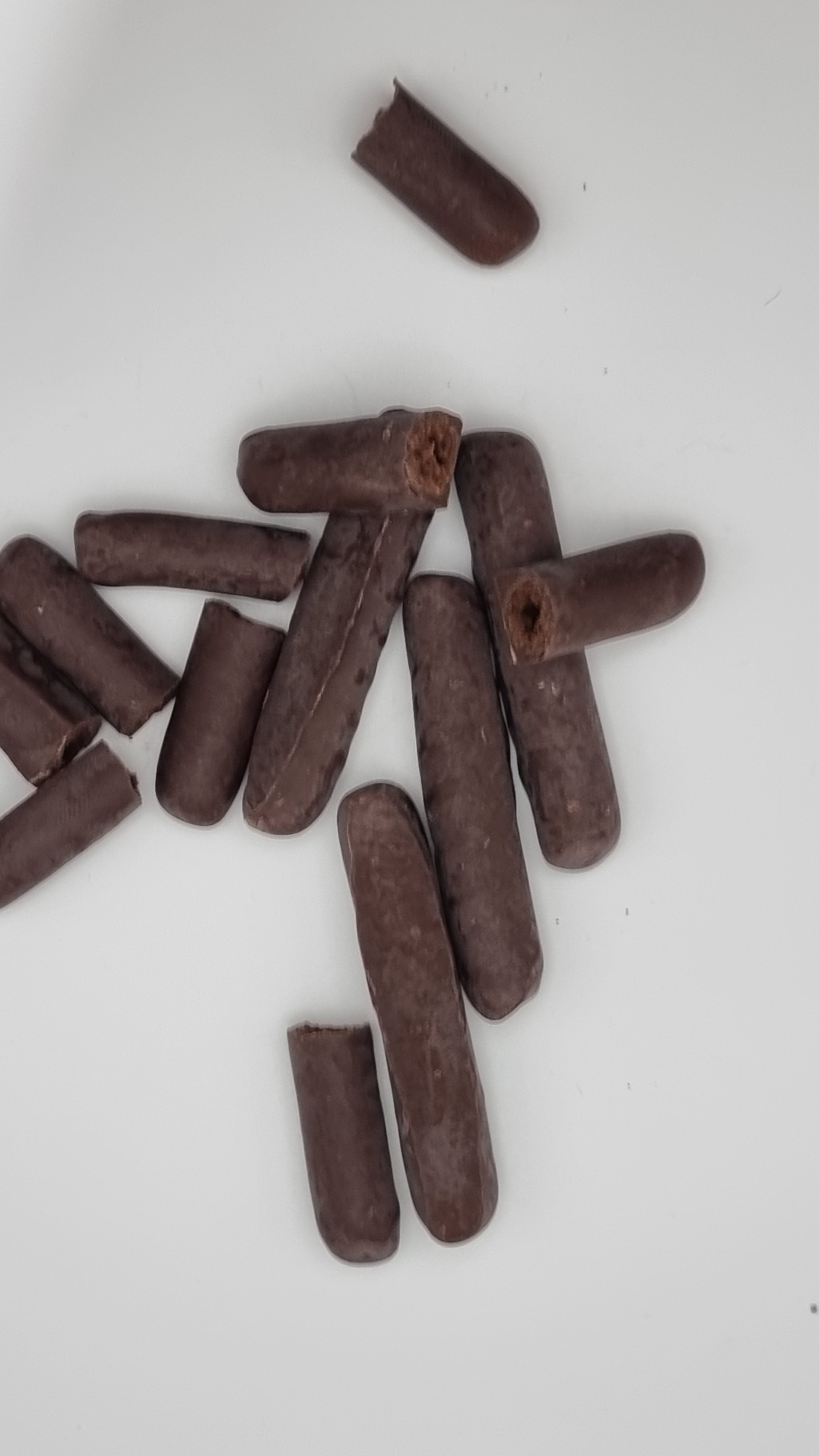 Palitos de chocolate cetogénicos, sem glúten e ricos em proteína. Delícias com baixo teor de hidratos de carbono.