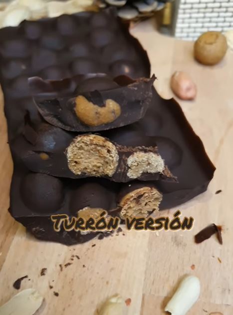 Turrón keto estilo maltesers