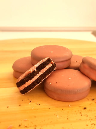Caja de 6 cookies keto de fresa bañadas en chocolate rosa, Low Carb Goodies